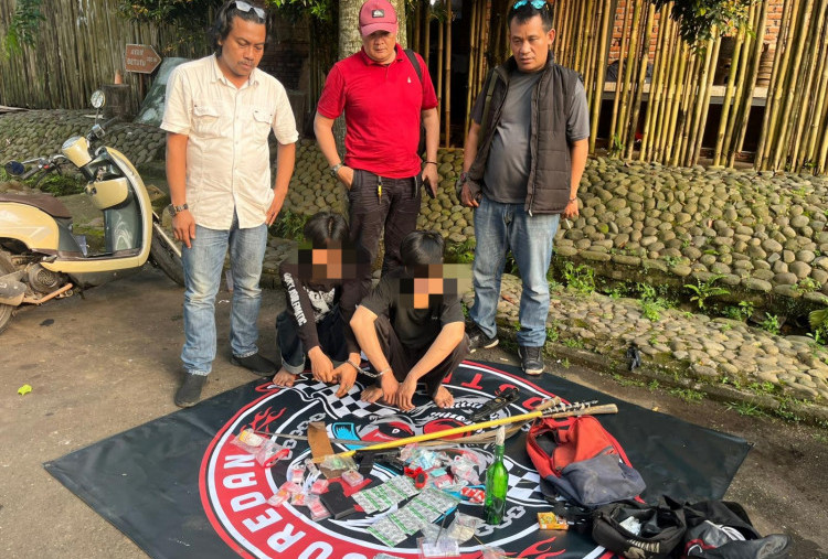 Terduga Pengedar Tramadol Ilegal Dibekuk bersama Sajam dan Airsoftgun