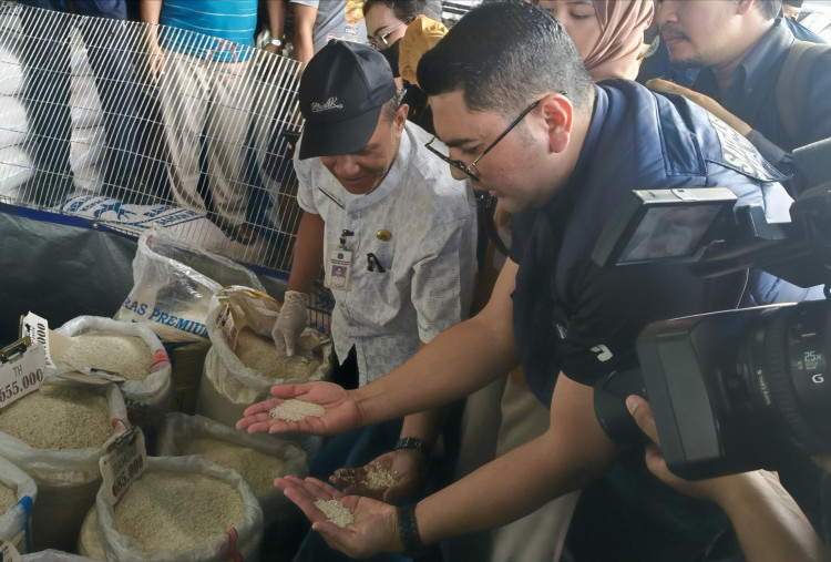 Polda Metro Jaya Sidak Harga Pangan di Pasar Kopro, Cabai Rawit Tembus Rp140.000/Kg