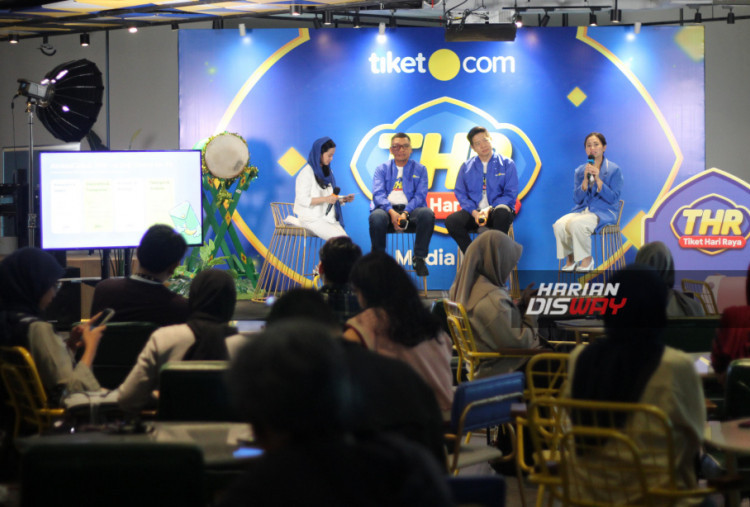 Melalui fitur terbaru DownPayment, tiket.com membantu masyarakat mengamankan tiket lebih awal dan merencanakan mudik dengan lebih tenang. Program THR diharapkan mendukung kenyamanan perjalanan keluarga Indonesia saat berkumpul dan menciptakan momen Lebaran yang berkesan.