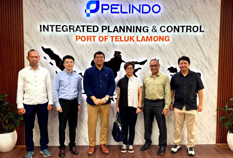 PT Terminal Teluk Lamong Perkuat Kolaborasi dengan OOCL, Dukung Konektivitas Logistik Indonesia Timur