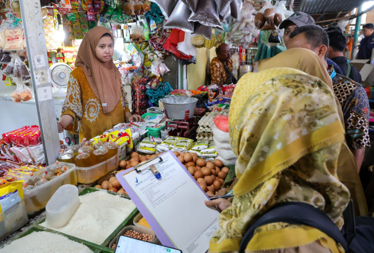 Stok Pangan Surabaya Aman hingga 8 Bulan ke Depan, Harga Cabai hingga Telur Turun Jelang Nataru 2026