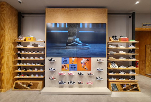 Klasik! Sneakers Vans Knu Skool Tetap Favorit Terinspirasi Gaya 90-an