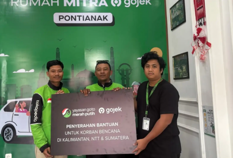 Gojek dan YGMP Salurkan Dana Tunai dan Voucher Belanja Kebutuhan Pokok untuk Dukung Pemulihan Mitra Terdampak