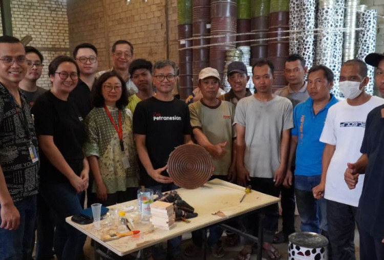 Dukung SDGs, PCU Gelar Pelatihan Produksi Mebel dari Limbah Serat Kelapa di Gading Watu, Gresik