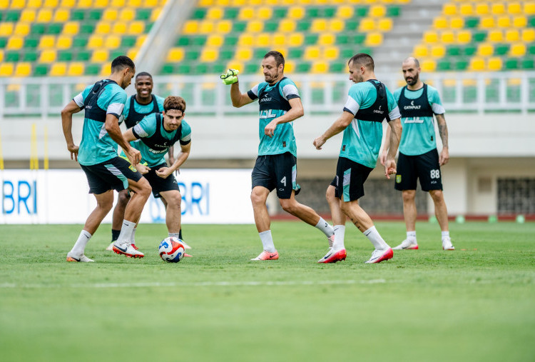 Persebaya Bersiap Hadapi Dewa United, Edu: Kami Siap Tempur!