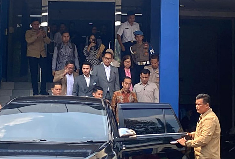 Alasan Jokowi Baru Bawa Ijazah Dikuliti Rocky Gerung: Playing Victim