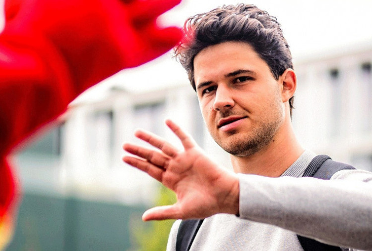 Fabrizio Romano: MU Sepakati Harga Senne Lammens Rp441 Miliar, Emiliano Martinez Batal!