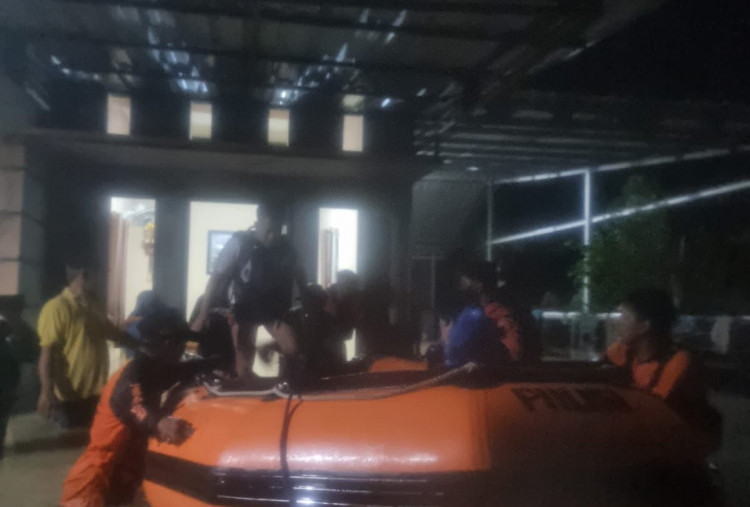 Banjir Grobogan Meluas ke Hilir, 9.000 KK Terdampak, Tanggul Sungai Jebol di Beberapa Titik 