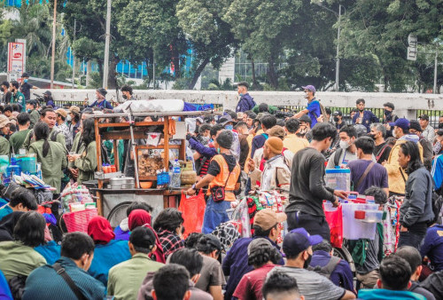 Para pedagang memanfaatkan momen Aksi demo 11 April 2022 untuk mencari rejeki