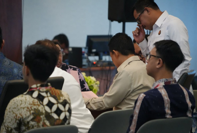 Kejagung Serahkan Tersangka TPPU Febrie Adriansyah dan BB ke Kejari Jakarta Selatan