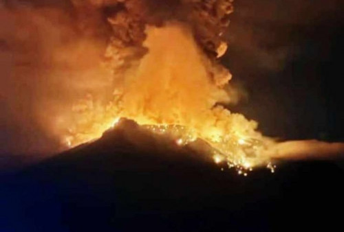 Gunung Ruang di Sulawesi Utara Meletus, Ratusan Penduduk Pulau Tagulandang Dievakuasi