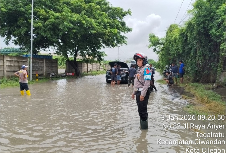 Cilegon Banjir, Akses Lingkar Selatan Wisata Anyer Lumpuh