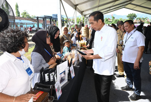 Buktikan Langsung, Jokowi Yakin Produk PNM Mekaar Punya Daya Saing Tinggi