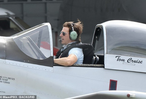 Setir Pesawat Sendiri, Tom Cruise Siap Produksi Mission: Impossible Berikutnya?