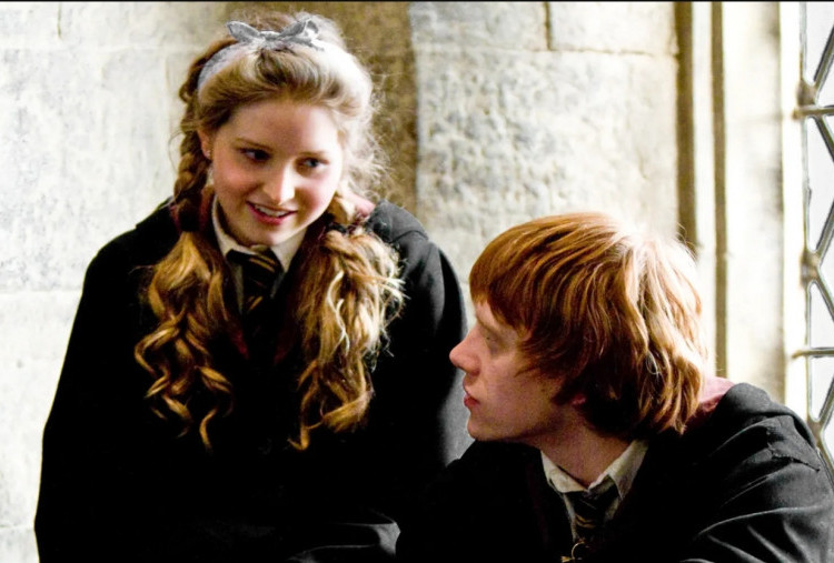 Aktris Harry Potter Jessie Cave Ungkap Alasan Operasi Payudara Usai Sukses di OnlyFans