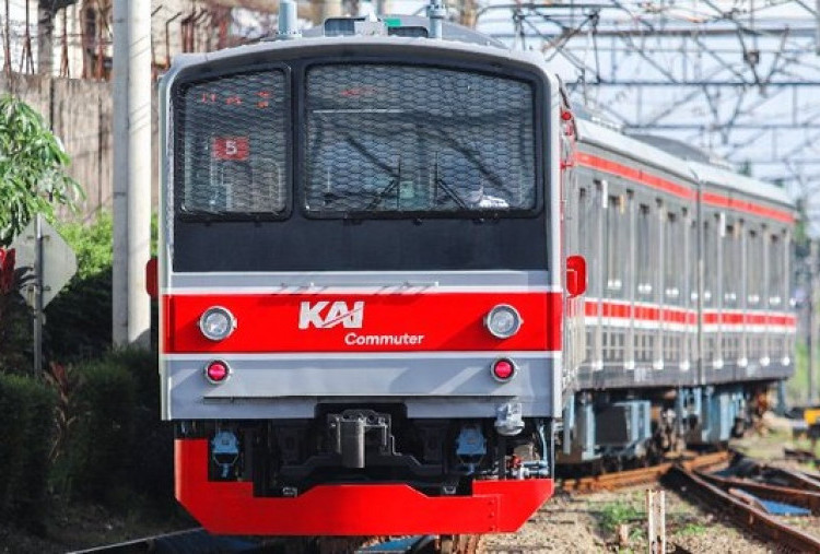 Dear Anker, KRL Green Line Serpong-Tanah Abang Alami Gangguang: Penumpang Dialihkan ke Kereta Lain