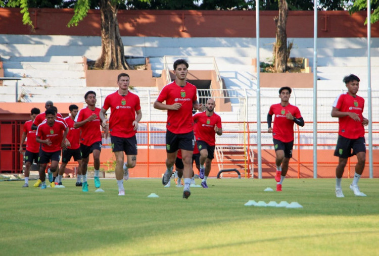 Persebaya vs Persija: Ernando - Malik Risaldi Belum 100 Persen Fit 