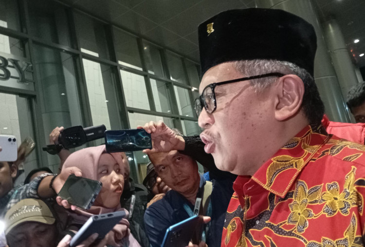 Hasto Puji Risma di Debat Terakhir Pilgub Jatim 2024: Pemimpin yang Andalkan Hati Rakyat