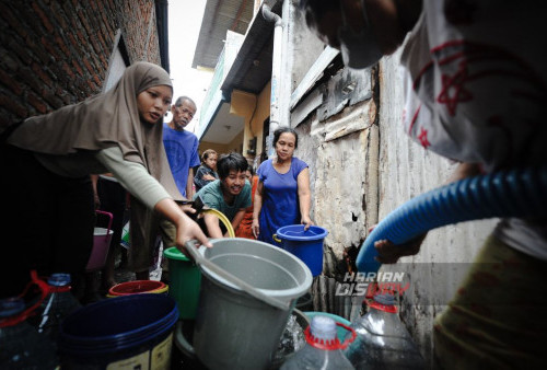 Krisis Air Bersih Menimpa Warga Dukuh Kupang, Surabaya