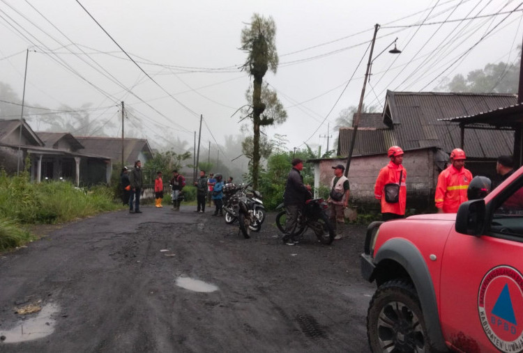 Erupsi Gunung Semeru Paksa 346 Warga Mengungsi 