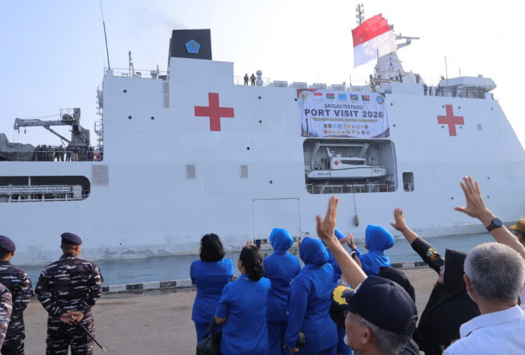 Menjelajah Lautan Teduh (11): Warna-Warni Satgas Port Visit