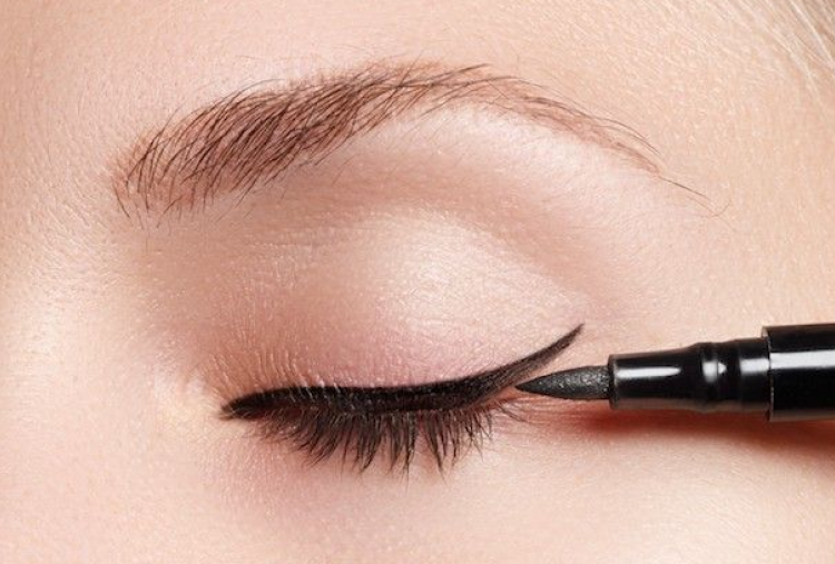 5 Rekomendasi Eyeliner Tahan Lama, Mudah Digunakan, Cocok untuk Tampil On Point