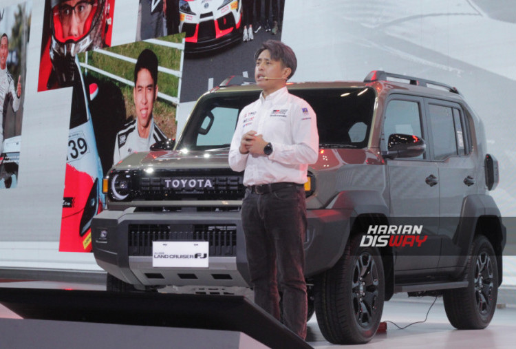 Toyota memastikan Land Cruiser FJ akan meluncur di Indonesia pada tahun ini. Meski harga resminya belum diumumkan, SUV berpenggerak 4x4 tersebut diposisikan sebagai bagian dari keluarga Land Cruiser dengan kemampuan off-road yang menjadi nilai jual utamanya.