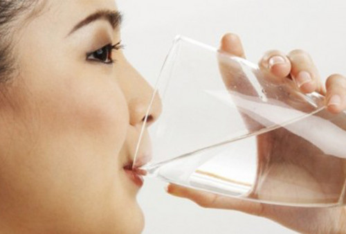 Biasakanlah Banyak Minum Air Putih di Musim Flu yang Kembali Merebak