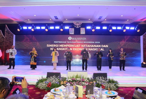 Perekonomian Jawa Timur 2024 Tetap Kuat Melalui 5 Strategi, Wagub: Jatim Bangkit Optimis Melaju