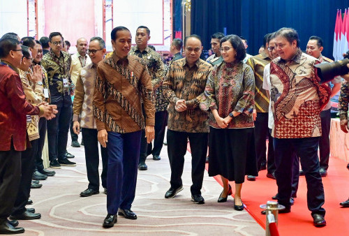 Ekonomi Global Fluktuatif, Jokowi Peringatkan Pelaku Jasa Keuangan untuk Tetap Waspada