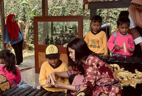 Finalis Puteri Indonesia Jawa Timur 2023 Farra Alqueenisa Islamatasya: Usung Gerakan Guiding Children’s Tour