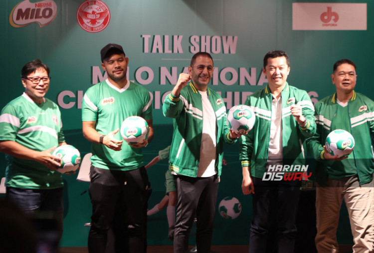 Wakil Menteri Pemuda dan Olahraga Taufik Hidayat menghadiri pembukaan rangkaian babak final MILO National Championship 2026 di Stadion Soemantri Brodjonegoro, Jakarta, Minggu (1/2/2026). Acara ini turut dihadiri Kepala Dinas Pemuda dan Olahraga Provinsi DKI Jakarta Andri Yansyah, Marketing Manager Nestle MILO Indonesia Alaa Shaaban, penjaga gawang Persija Jakarta sekaligus mantan pemain Timnas Indonesia Andritany Ardhiyasa, serta Ketua Yayasan Garuda Anak Nusantara (GAN) Endra Gunawan.HARITSAH ALMUDATSIR/HARIAN DISWAY