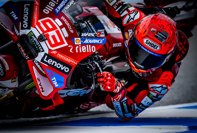 Hasil Sprint Race MotoGP Jerez 2026: Marc Marquez Jatuh Bangun Menangi Balapan, Ducati Bangkit Borong Podium!