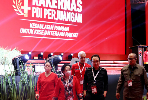 Megawati sempat mengingatkan agar seluruh kader PDIP dalam Pemilu 2024 untuk bergerak turun ke bawah menyatu dengan rakyat.(HO-DPP PDIP)