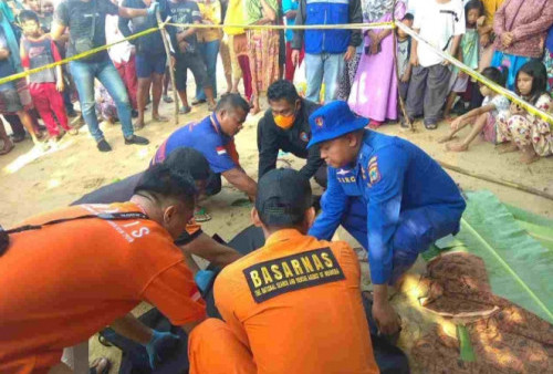Pompong Tabrak Karang, 2 Warga Ganesha Mukti Ditemukan Tewas di Pantai Bangka Barat
