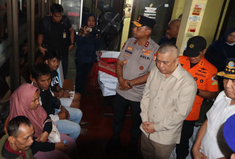 Kapolda Jatim dan Menhub Tinjau Korban KMP Tunu Pratama Jaya, Fokus Percepat Pencarian 