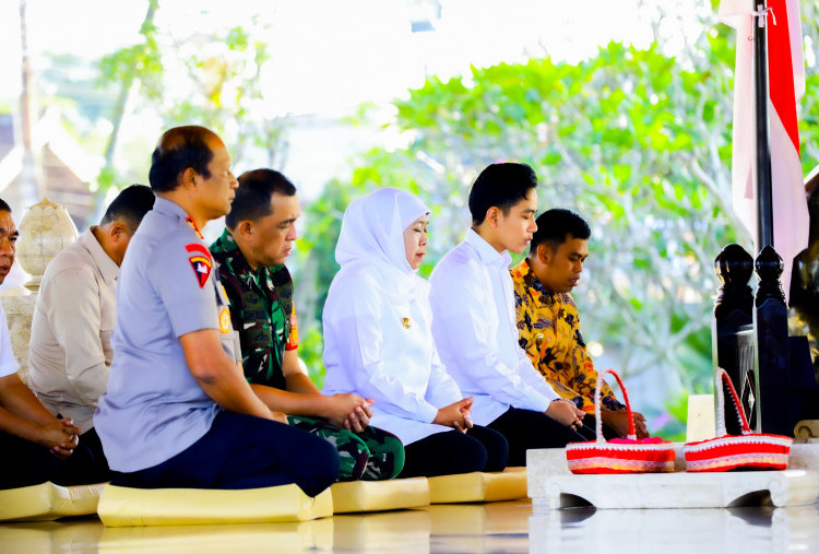 Ziarah Makam Bung Karno Bersama Wapres Gibran, Khofifah Ajak Teladani Semangat Nasionalisme