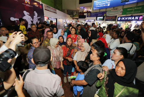 Sebagai bentuk dukungan terhadap pergerakan ekonomi para pedagang perempuan di Pasar Tanah Abang, seluruh pakaian dan atribut yang dikenakan oleh peserta turnamen serta panitia dan jajaran KemenPPPA, PIMTI, Bank Mandiri, dan PD Pasar Jaya dibeli langsung di Pasar Tanah Abang. Selain itu, PT Permodalan Nasional Madani (PNM) dan para perwakilan organisasi perempuan, dunia usaha, serta kalangan lainnya pun turut memberikan dukungan dengan mengerahkan nasabah mereka untuk berbelanja di Pasar Tanah Abang.(Raka Denny/Harian Disway)