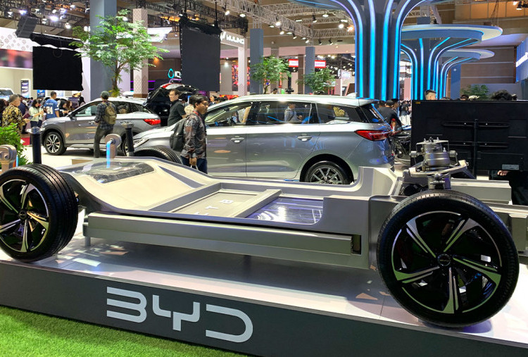 Inovasi Teknologi BYD Jawab Tantangan dan Kebutuhan Mobil Listrik Global, Megawatt Charging System Bikin Pengisian Daya Hanya 5 Menit Saja