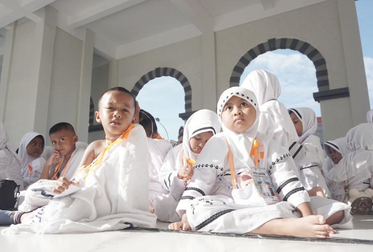 Dua Ribu Anak-anak Kota Pasuruan Jalani Manasik Haji 