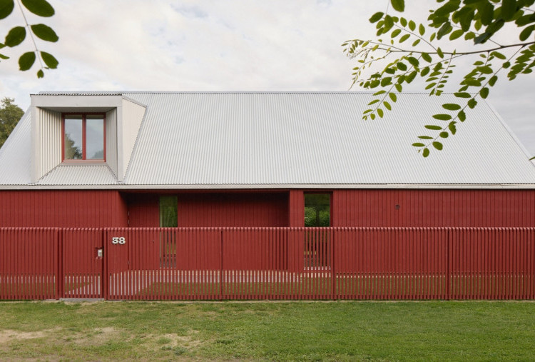 Arsitektur Hunian House Comet di Riga, Tampilkan Perpaduan Tradisi Latvia dan Sentuhan Modern