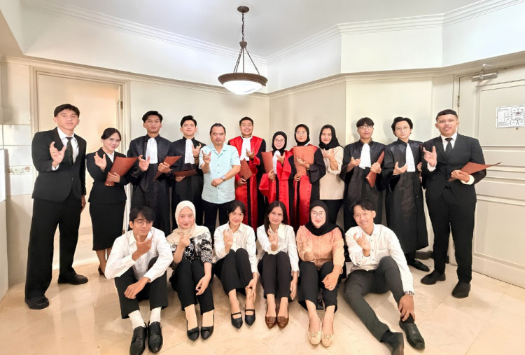 Delegasi FH Universitas Esa Unggul Raih Juara III NMCC Piala Frans Seda 2026