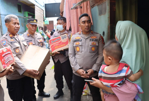 Polisi Kunjungi Rumah Keluarga Anak Gagal Ginjal Akut di Jakarta Barat