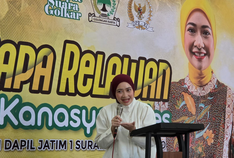 Adela Kanasya Adies Temui Ratusan Relawan, Pastikan Program Kerakyatan Berlanjut