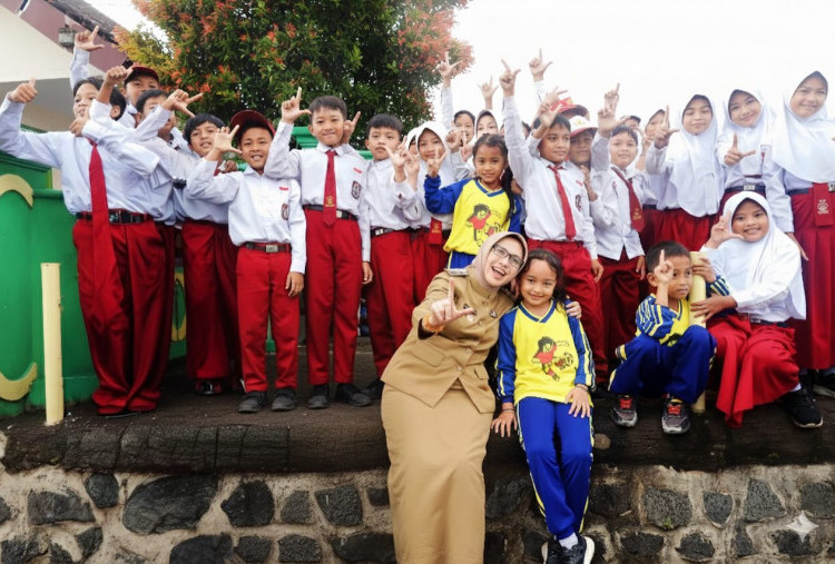 Hari Ibu 2025: Bupati Lumajang Indah Amperawati Masdar Tak Rela Anak-anaknya Menderita