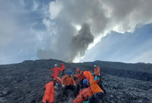 Pendaki Gunung Marapi yang Tewas Bertambah 2, Kini Total Jenazah Menjadi 13 Orang