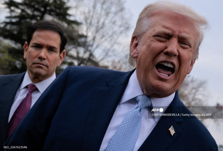 Trump Beri Waktu Iran 48 Jam untuk Buka Selat Hormuz, Ancam Musnahkan Jaringan Listrik Iran 