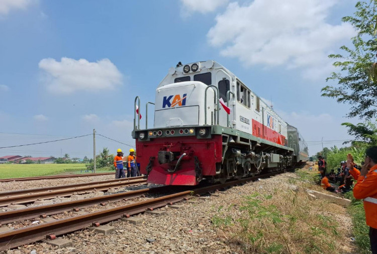 Jalur Kereta di Stasiun Pegadenbaru Kembali Dibuka, KA Argo Lawu Jadi yang Pertama Melintas