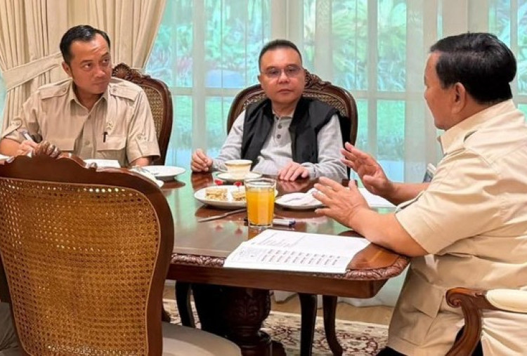Prabowo Panggil Dasco dan Menlu Sugiono, Bahas Penanganan Bencana Sumatra