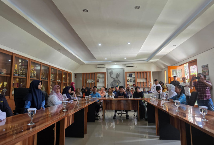 SMAN 1 Giri Banyuwangi Tolak 120 Siswa Akibat Sistem Error, Ini Solusi Dindik Jatim!